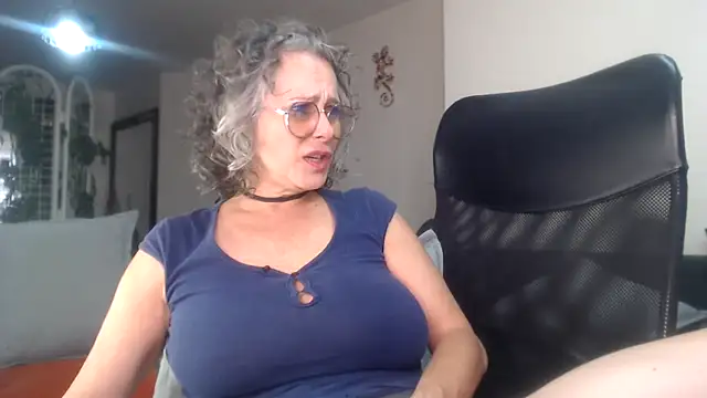 Snapshot of Pinkboobie chatting on 03/13/25, 05:18 Pinkboobie online show from 03/13/25, 05:18