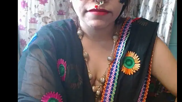 Snapshot of Star-Night chatting on 10/04/25, 06:00 Star-Night online show from 10/04/25, 06:00