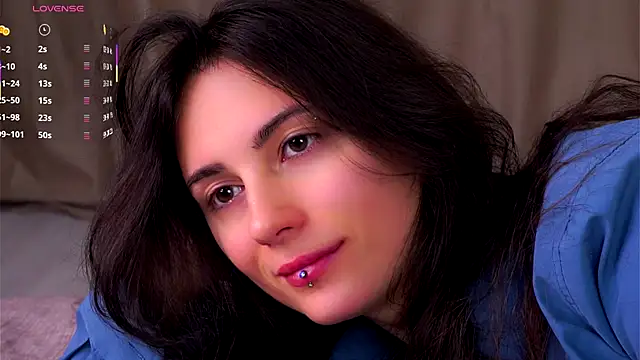 Snapshot of Holla_Molly chatting on 12/14/25, 06:30 Holla Molly online show from 12/14/25, 06:30