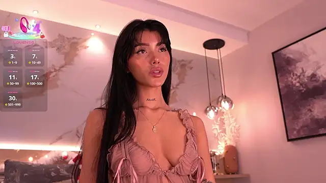 Snapshot of evamoretti chatting on 12/13/25, 11:43 evamoretti online show from 12/13/25, 11:43