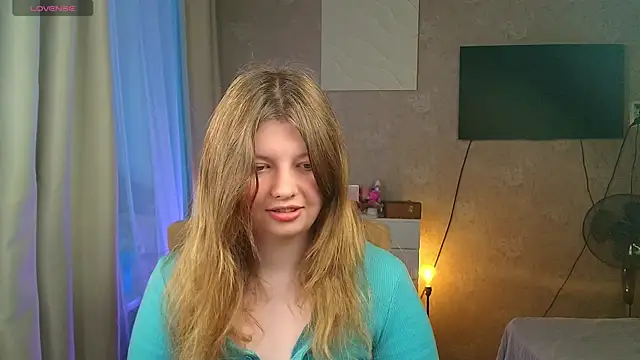 Snapshot of Vivian_cutie chatting on 11/29/25, 10:29 Vivian cutie online show from 11/29/25, 10:29