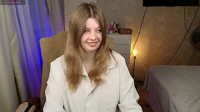 Snapshot of Vivian_cutie chatting on 12/05/25, 02:36 Vivian cutie online show from 12/05/25, 02:36