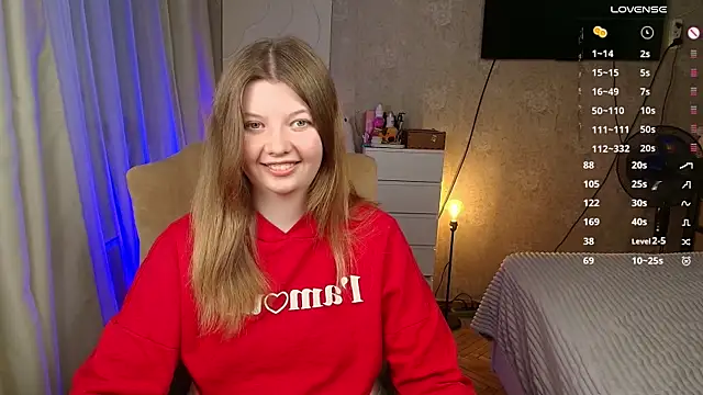 Snapshot of Vivian_cutie chatting on 12/13/25, 07:53 Vivian cutie online show from 12/13/25, 07:53