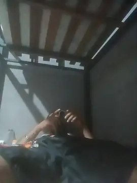 Snapshot of Alexand72696822 chatting on 10/18/25, 01:23 Alexand72696822 online show from 10/18/25, 01:23