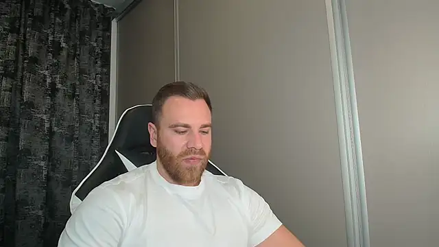 Thori92 online show from 11/01/25, 06:21