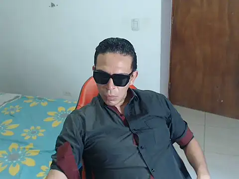 jeancarloscum12 online show from 06/12/26, 10:41