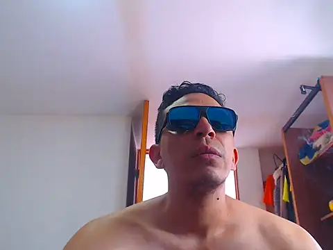 jeancarloscum12 online show from 07/03/26, 06:47