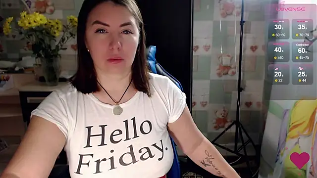 Snapshot of Korolek12 chatting on 10/10/25, 05:17 Korolek12 online show from 10/10/25, 05:17