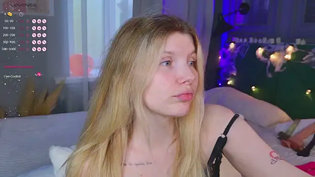 Snapshot of _aleksa_ chatting on 10/31/25, 06:47 aleksa online show from 10/31/25, 06:47