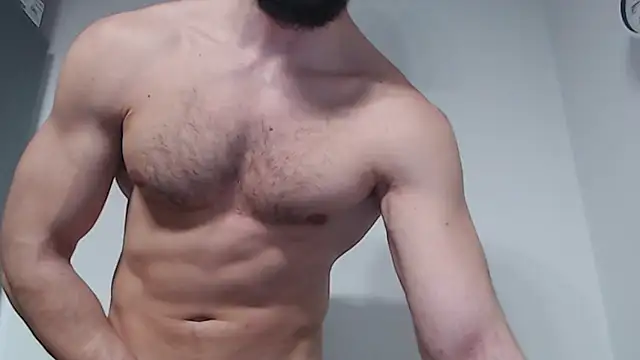 Snapshot of hiddenf chatting on 12/17/25, 10:16 hiddenf online show from 12/17/25, 10:16