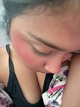 Peach Girll online show from 07/28/26, 05:12