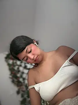 Peach Girll online show from 07/30/26, 03:44