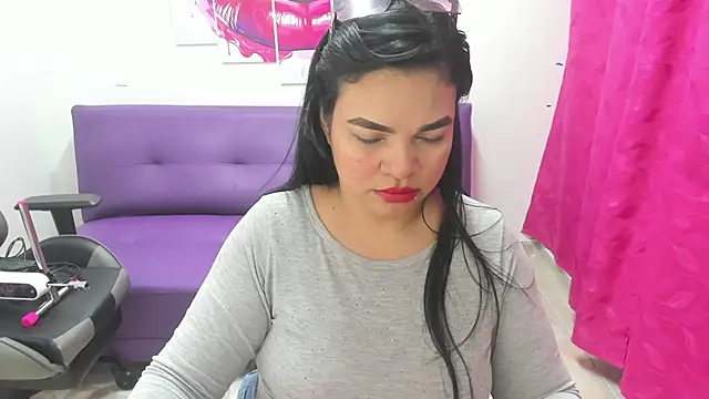 Cloe 35 online show from 02/01/25, 03:39