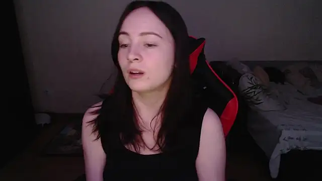 Snapshot of Laralianna chatting on 11/11/25, 08:42 Laralianna online show from 11/11/25, 08:42