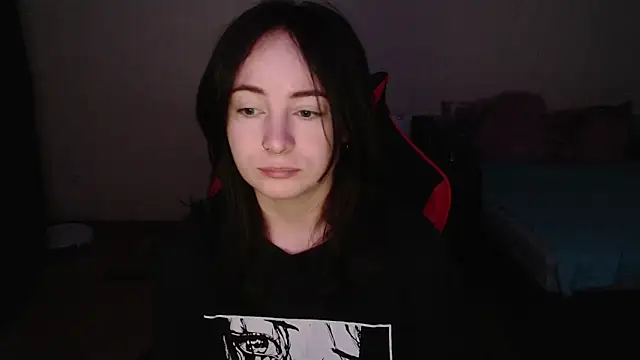 Snapshot of Laralianna chatting on 11/20/25, 02:23 Laralianna online show from 11/20/25, 02:23