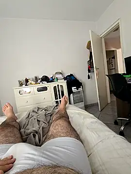 Snapshot of MysterBearMG chatting on 09/14/25, 04:28 MysterBearMG online show from 09/14/25, 04:28