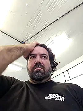 Snapshot of MysterBearMG chatting on 09/16/25, 02:40 MysterBearMG online show from 09/16/25, 02:40