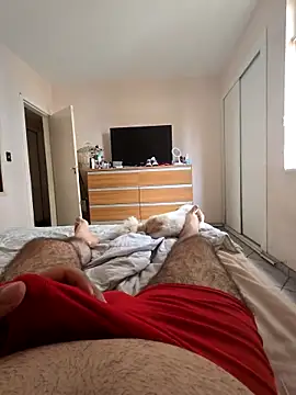 Snapshot of MysterBearMG chatting on 10/08/25, 11:19 MysterBearMG online show from 10/08/25, 11:19