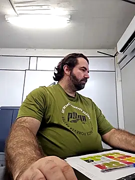 Snapshot of MysterBearMG chatting on 10/13/25, 03:56 MysterBearMG online show from 10/13/25, 03:56