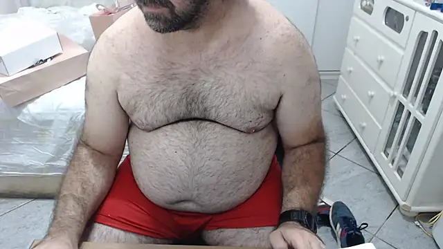 Snapshot of MysterBearMG chatting on 11/05/25, 12:10 MysterBearMG online show from 11/05/25, 12:10