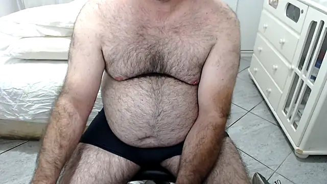 Snapshot of MysterBearMG chatting on 11/28/25, 11:40 MysterBearMG online show from 11/28/25, 11:40