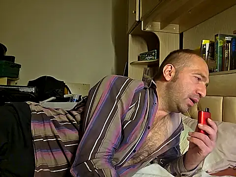 Snapshot of theSmallest-dick chatting on 09/18/25, 01:18 theSmallest-dick online show from 09/18/25, 01:18