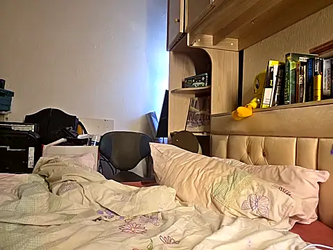 Snapshot of theSmallest-dick chatting on 10/09/25, 03:32 theSmallest-dick online show from 10/09/25, 03:32