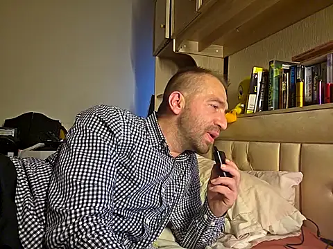 Snapshot of theSmallest-dick chatting on 10/15/25, 06:46 theSmallest-dick online show from 10/15/25, 06:46