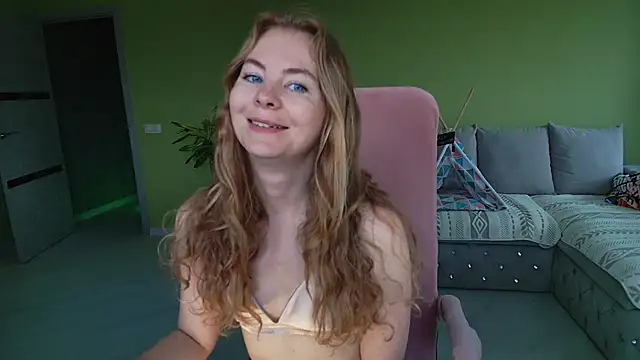 Cuddle Cat online show from 06/17/26, 05:54