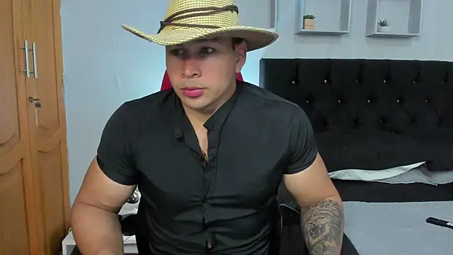 Snapshot of tyler_hank01 chatting on 12/03/25, 02:08 tyler hank01 online show from 12/03/25, 02:08