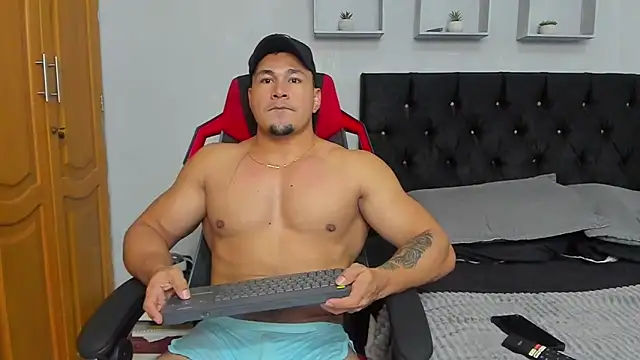 tyler hank01 online show from 06/08/26, 08:20