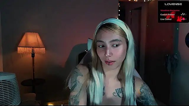 Saucy Jenn online show from 01/25/25, 02:58