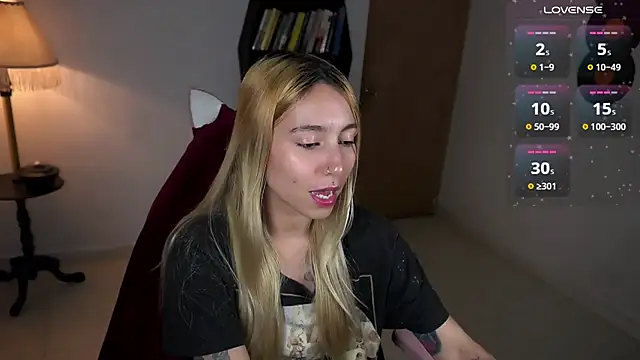 Saucy Jenn online show from 11/09/25, 10:41