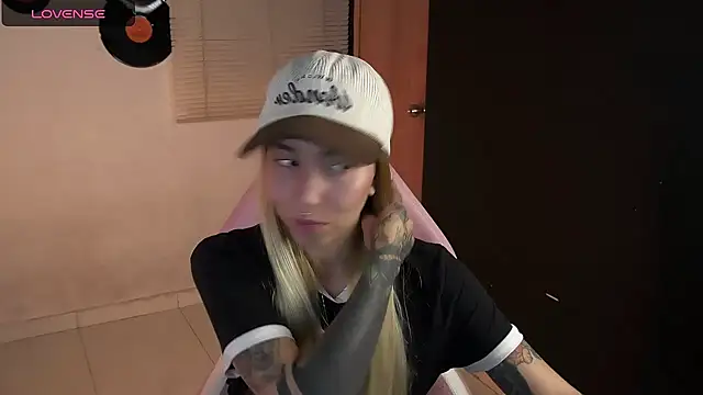 Saucy Jenn online show from 06/21/26, 04:04