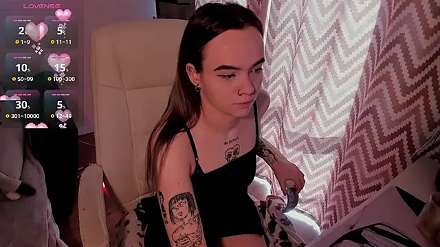 SarahRomantic online show from 08/08/26, 06:04