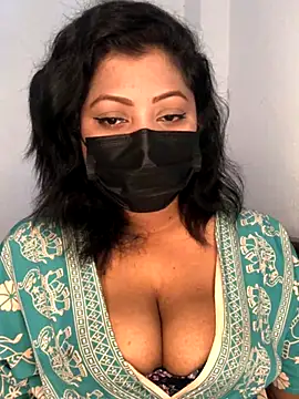 Snapshot of _Cute_ariana_ chatting on 10/28/25, 05:00 Cute ariana online show from 10/28/25, 05:00