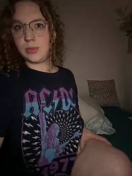 EmmieRae online show from 10/17/25, 03:31