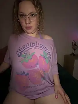 Snapshot of EmmieRae chatting on 03/11/26, 05:13 EmmieRae online show from 03/11/26, 05:13