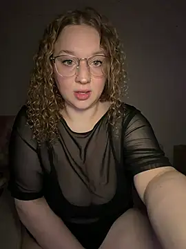 Snapshot of EmmieRae chatting on 03/17/26, 03:11 EmmieRae online show from 03/17/26, 03:11