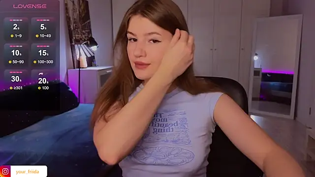 Snapshot of alwaysfrida chatting on 11/13/25, 12:37 alwaysfrida online show from 11/13/25, 12:37