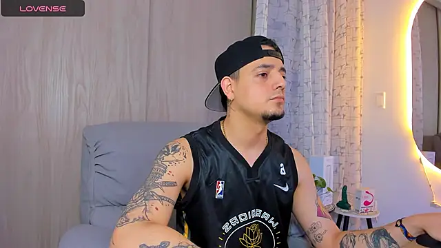 Snapshot of alejandro_calderon1 chatting on 09/24/25, 12:25 alejandro calderon1 online show from 09/24/25, 12:25