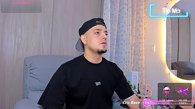 Snapshot of alejandro_calderon1 chatting on 09/27/25, 02:22 alejandro calderon1 online show from 09/27/25, 02:22