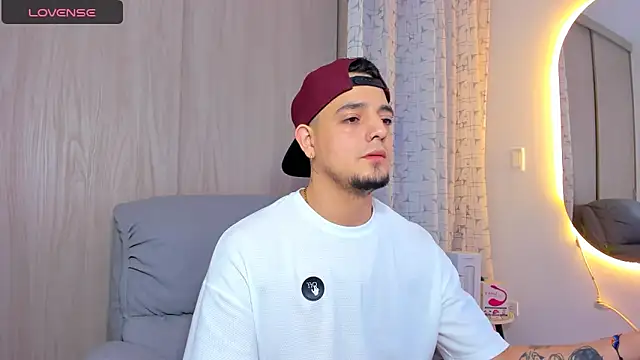 Snapshot of alejandro_calderon1 chatting on 10/02/25, 04:41 alejandro calderon1 online show from 10/02/25, 04:41