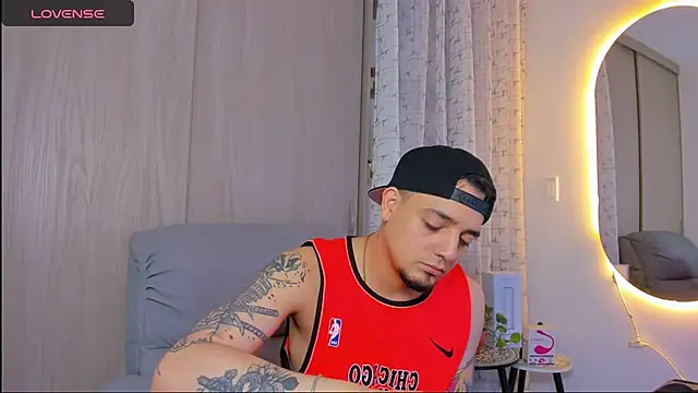 Snapshot of alejandro_calderon1 chatting on 11/06/25, 03:18 alejandro calderon1 online show from 11/06/25, 03:18