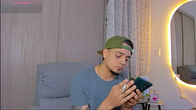 Snapshot of alejandro_calderon1 chatting on 11/07/25, 06:02 alejandro calderon1 online show from 11/07/25, 06:02