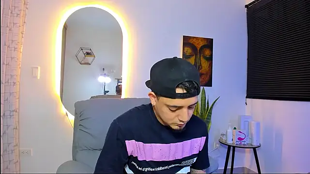 Snapshot of alejandro_calderon1 chatting on 01/17/26, 03:33 alejandro calderon1 online show from 01/17/26, 03:33