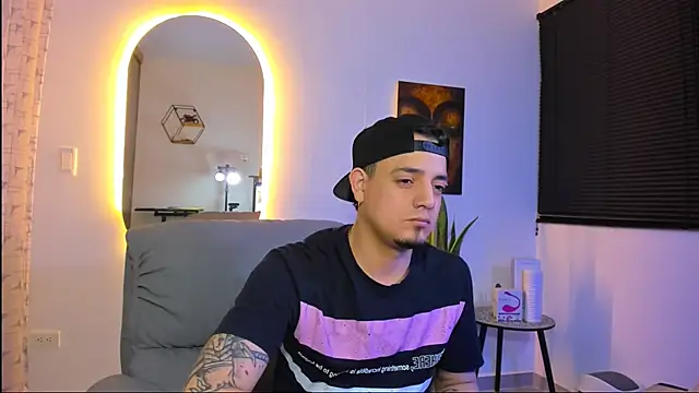 Snapshot of alejandro_calderon1 chatting on 02/22/26, 07:40 alejandro calderon1 online show from 02/22/26, 07:40