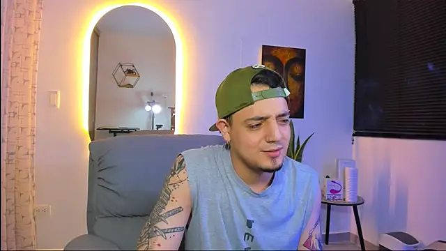 Snapshot of alejandro_calderon1 chatting on 02/26/26, 06:01 alejandro calderon1 online show from 02/26/26, 06:01