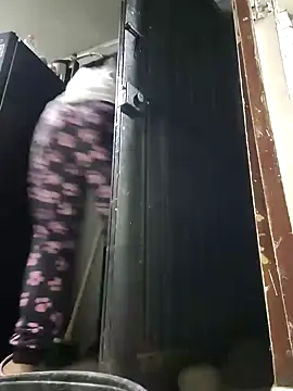 Snapshot of Hannah-grace chatting on 12/27/24, 10:34 Hannah-grace online show from 12/27/24, 10:34