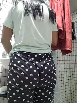 Snapshot of Hannah-grace chatting on 01/27/25, 09:44 Hannah-grace online show from 01/27/25, 09:44